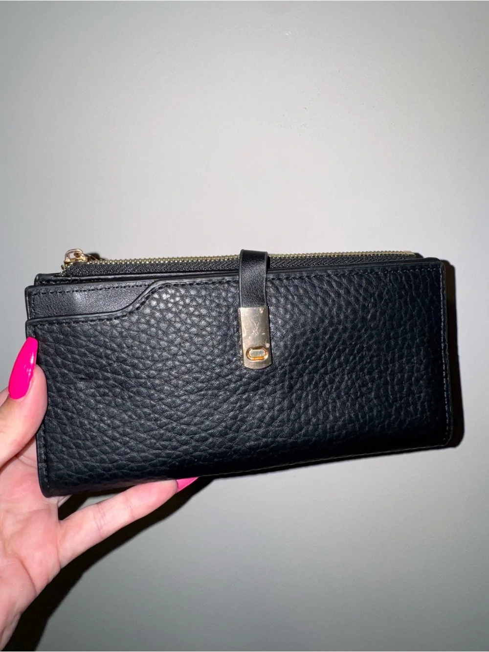 Classic Black Leather Zip Wallet with Gold Accent